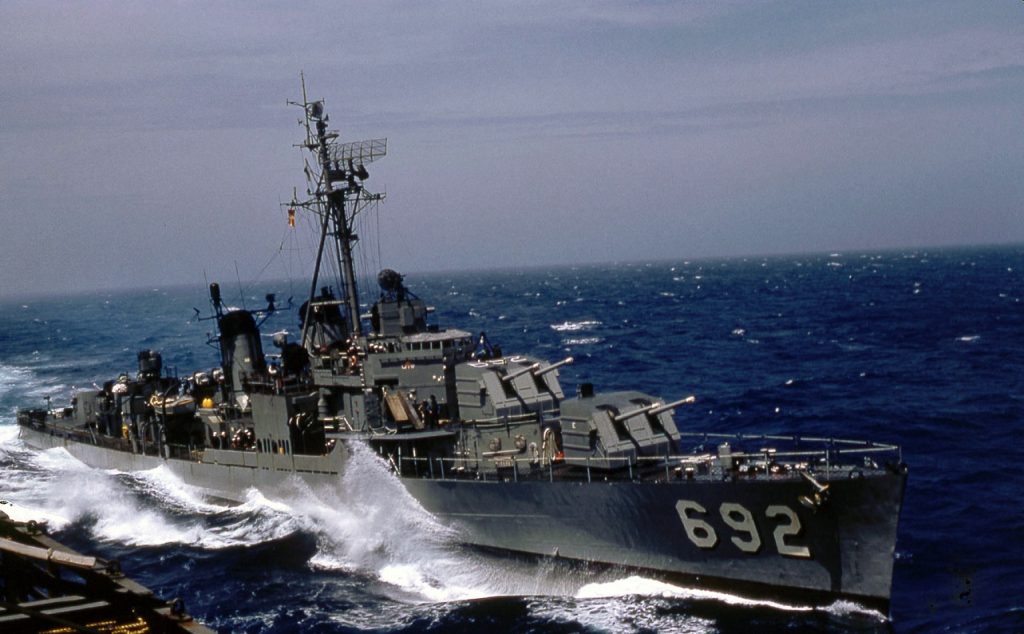 uss_allen_m-_sumner_dd-692