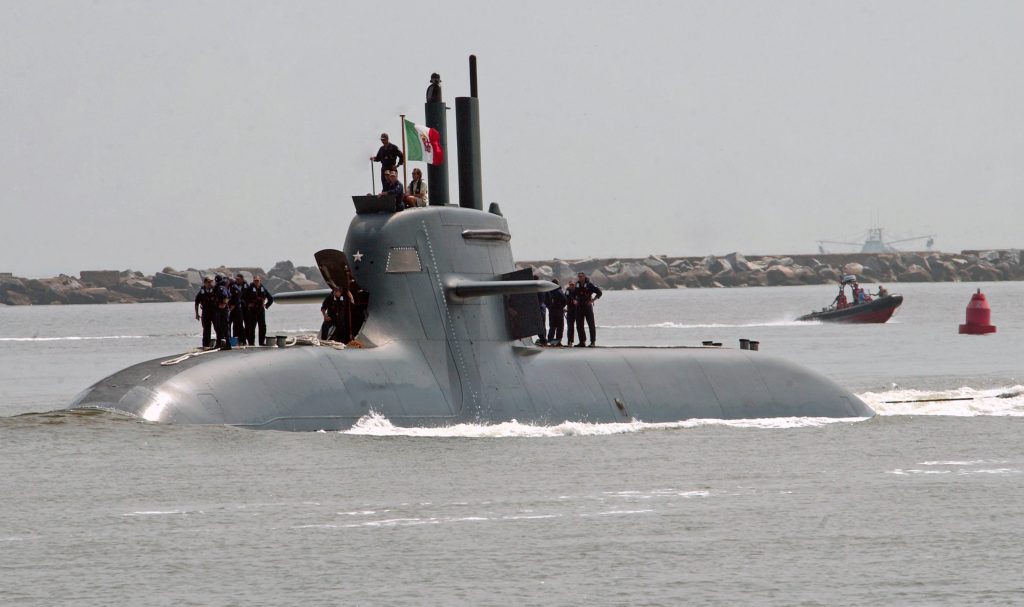 Submarino italiano Salvatore Todaro (S-526) da classe U212A, dotado de propulsão AIP