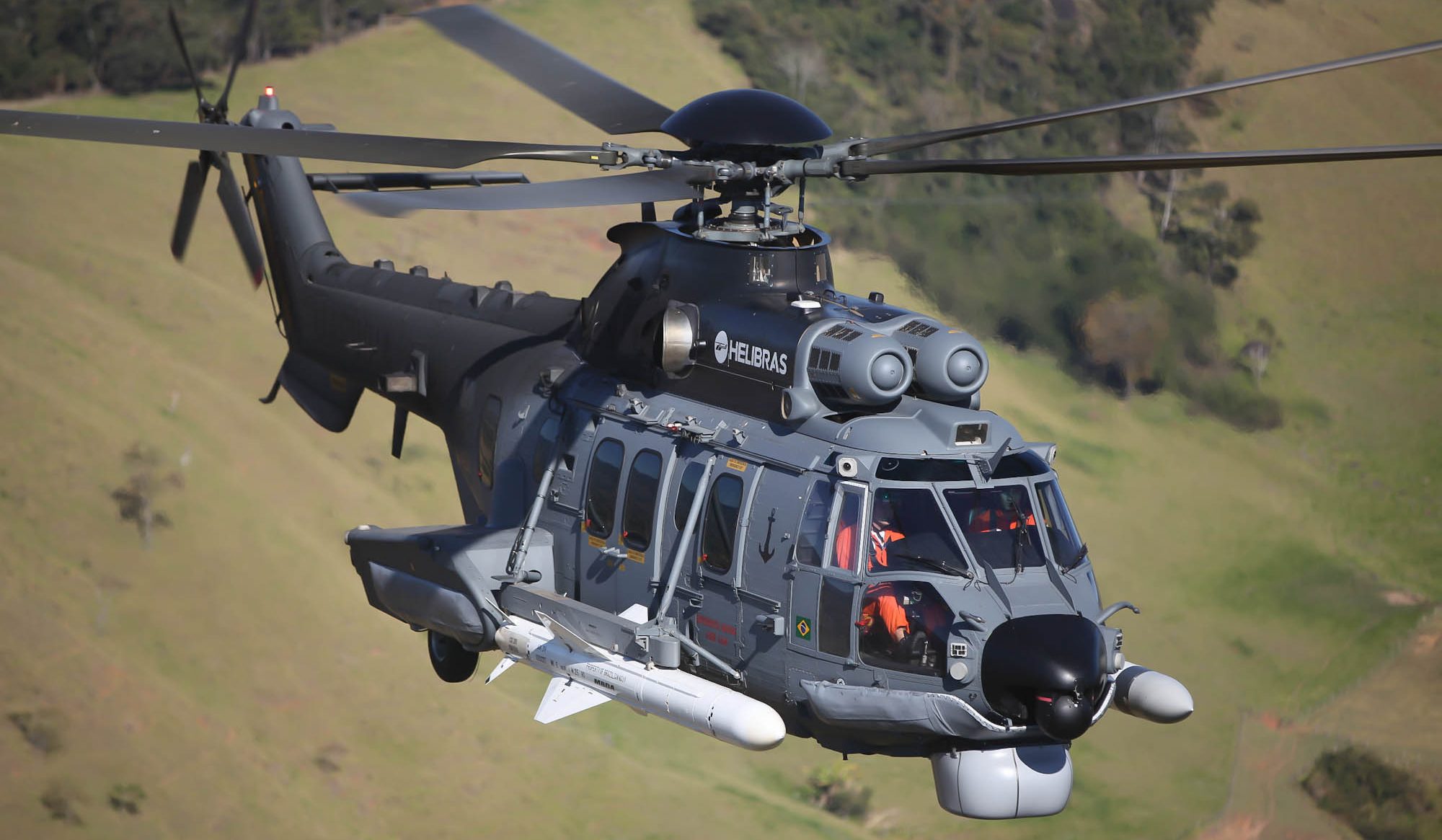 H225M (UH-15A) com dois mísseis antinavio AM-39 Exocet