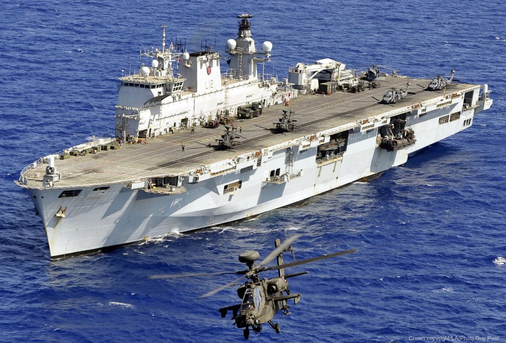 HMS Ocean durante a Operação Ellamy em 2011, na intervenção militar na Líbia