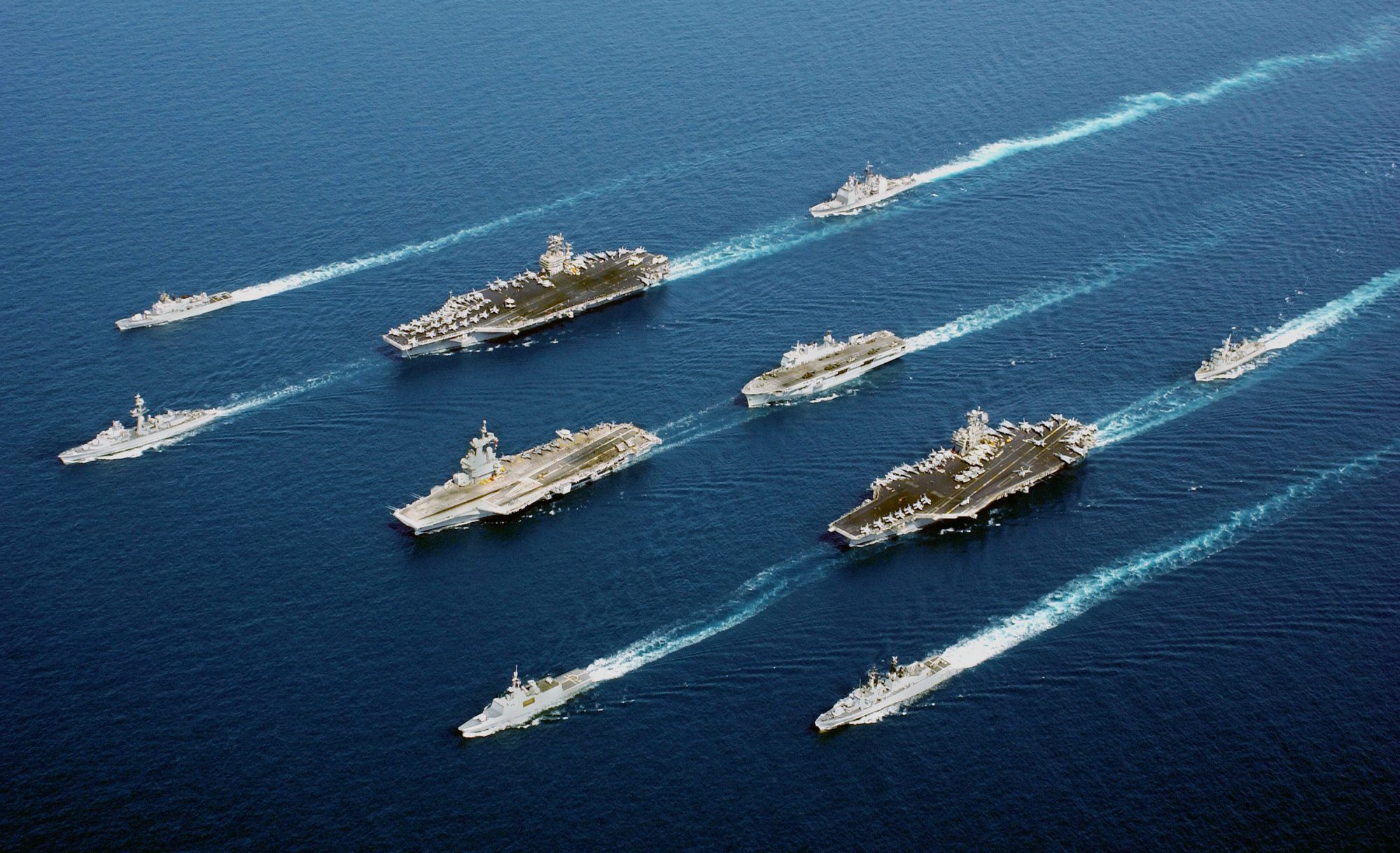Força-Tarefa de Cinco Nações na Operação Enduring Freedom no Mar de Omã, em 2002