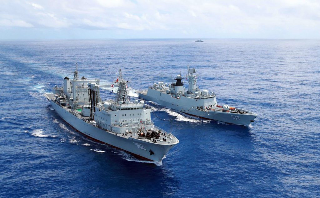 Navios de Guerra chineses operando no Golfo de Áden