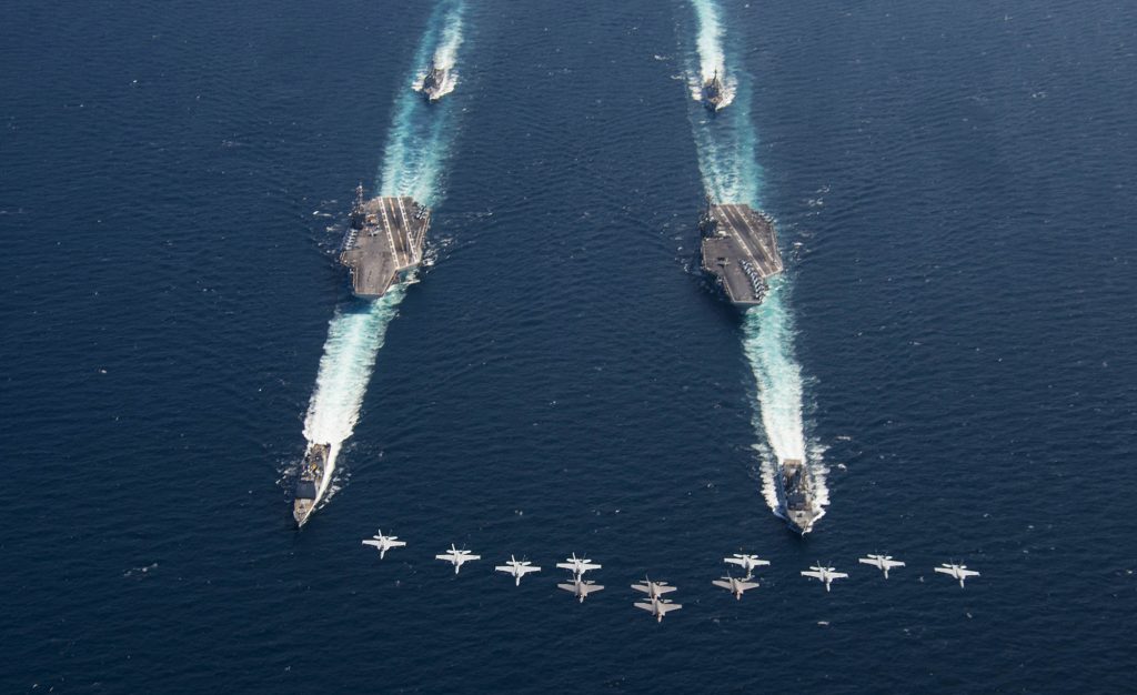 USS Abraham Lincoln (CVN 72), USS Harry S. Truman (CVN 75) e caças F/A-18E/F e F-35C