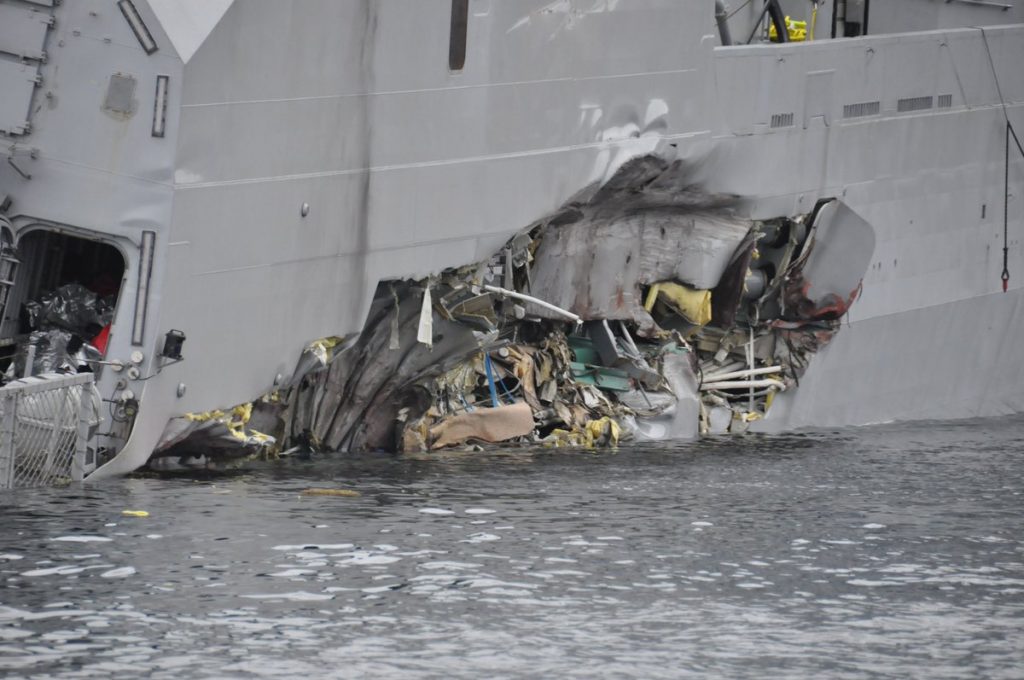 Avarias do casco da KNM Helge Ingstad