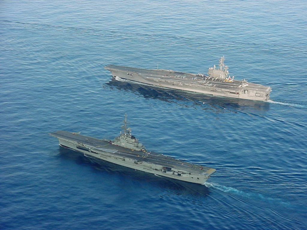 NAe São Paulo e USS Ronald Reagan