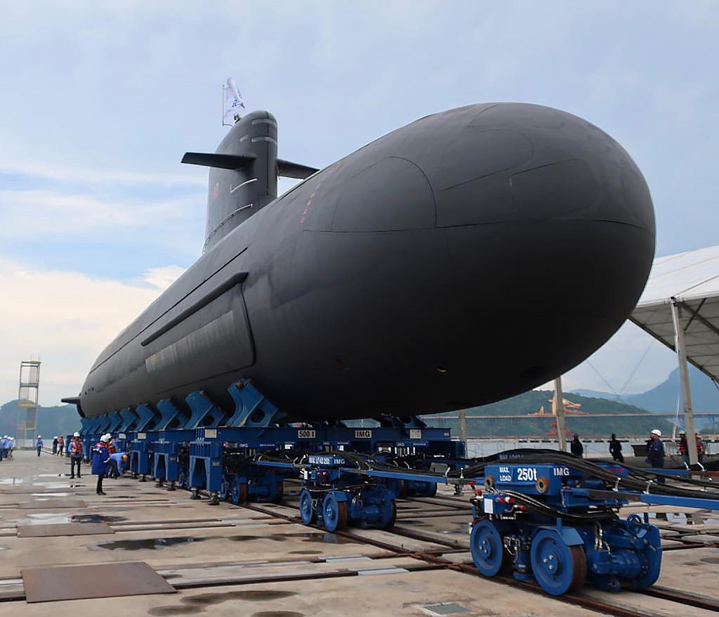 Submarino Riachuelo (S40) iniciará os testes de mar em agosto ...