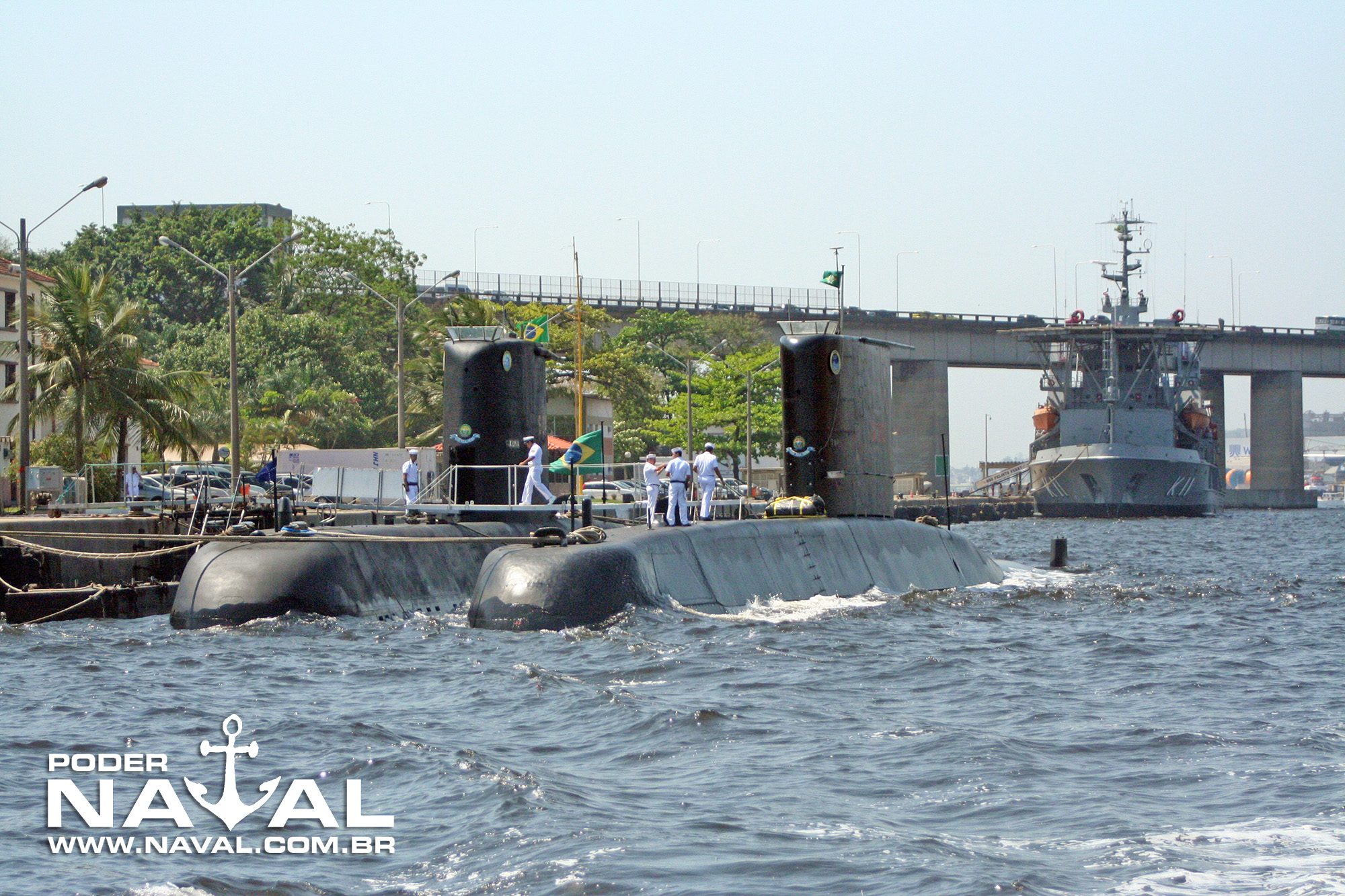 Submarinos classe Tupi na Base Almirante Castro e Silva (BACS) em MocanguÃª, NiterÃ³i - RJ