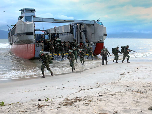 Brasil e França realizam exercícios militares na fronteira da