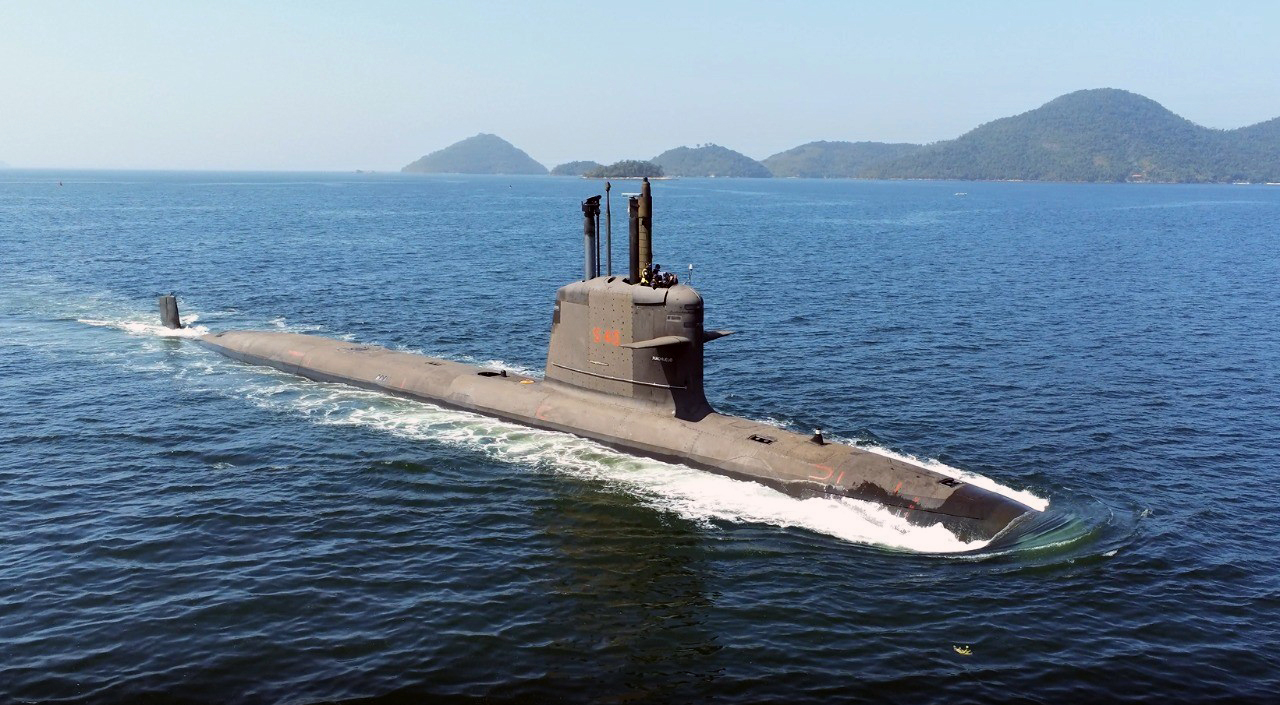 Submarino-Riachuelo-navegando-na-superficie-pela-primeira-vez-2.jpg