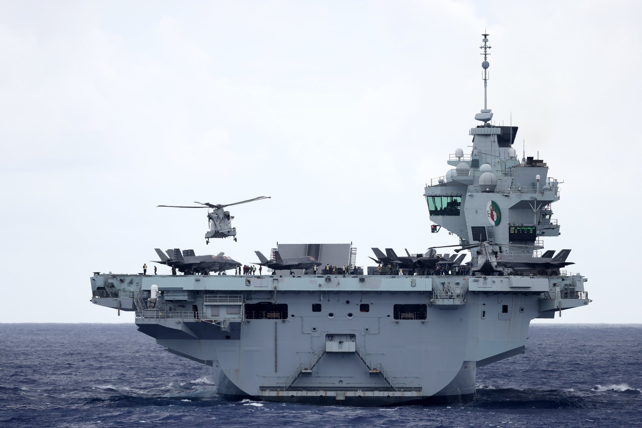 Navios de guerra da China e de Taiwan se movimentam em jogo de “gato e rato“