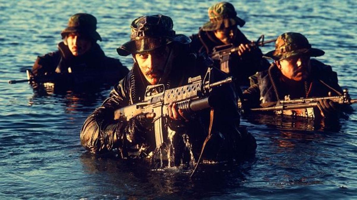 História Militar em Debate  Filme Seal Team Six (Série)