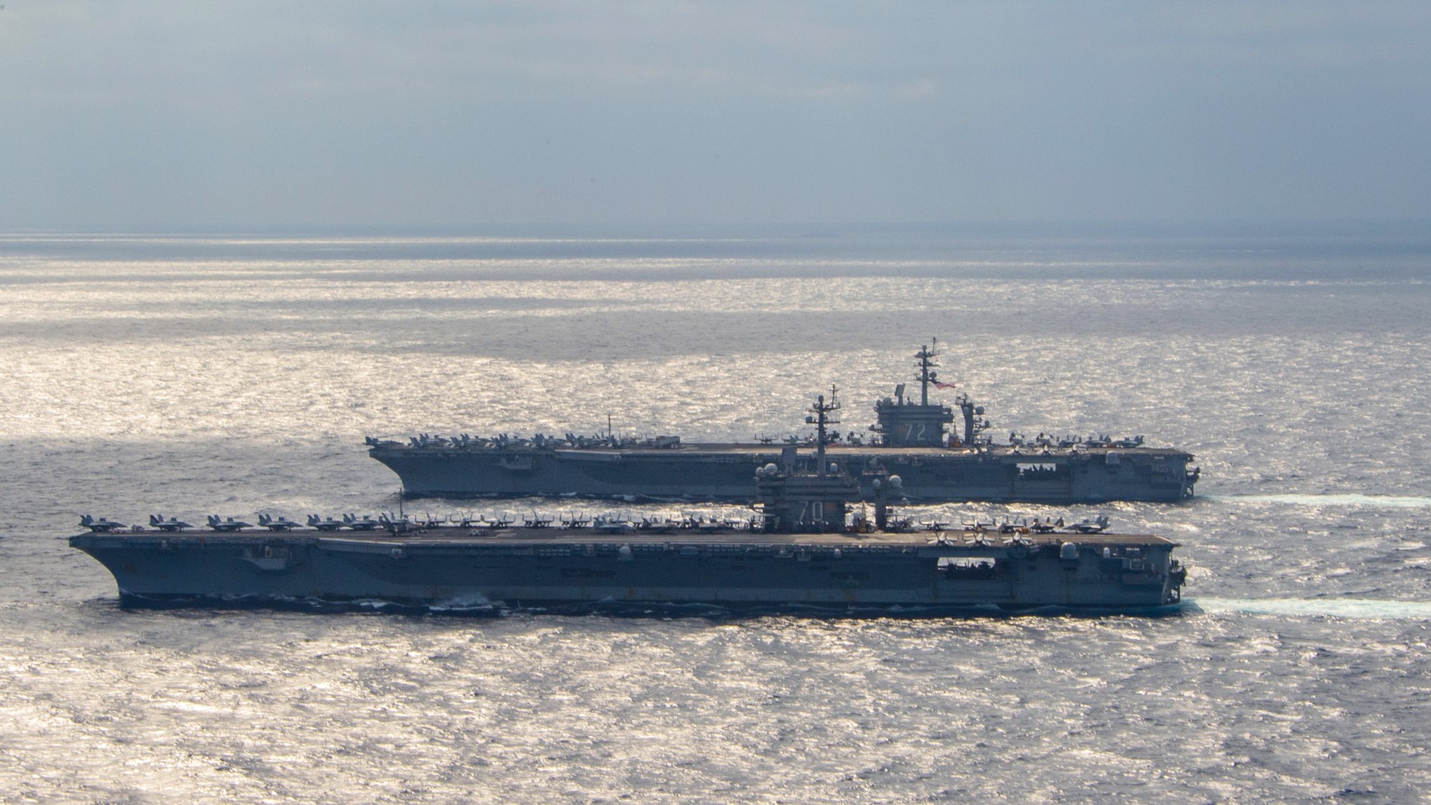 EUA e China operam porta-aviões no Mar da China Meridional enquanto as  tensões aumentam - Poder Naval