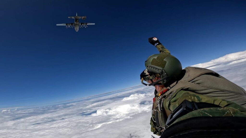SLOp a Grande Altitude (24.000 pés) a partir de aeronave C-130 Hércules