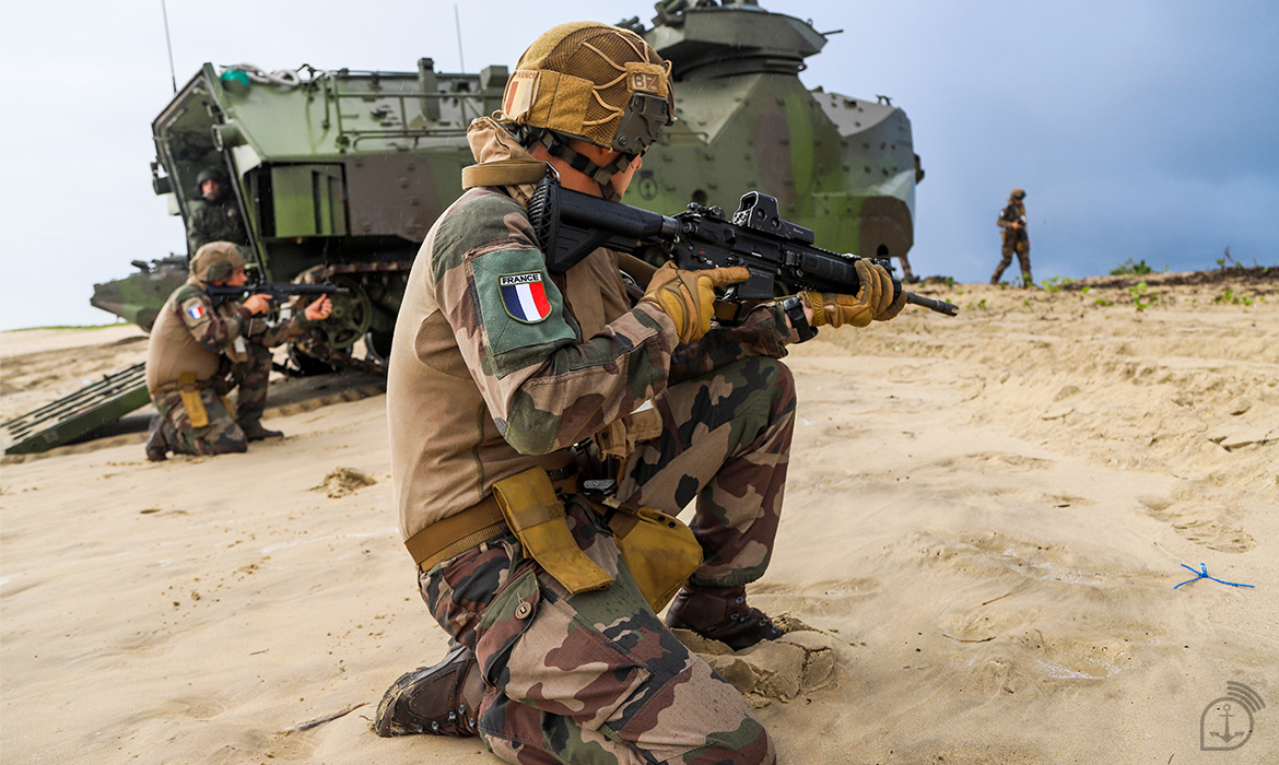 Brasil e França realizam exercícios militares na fronteira da