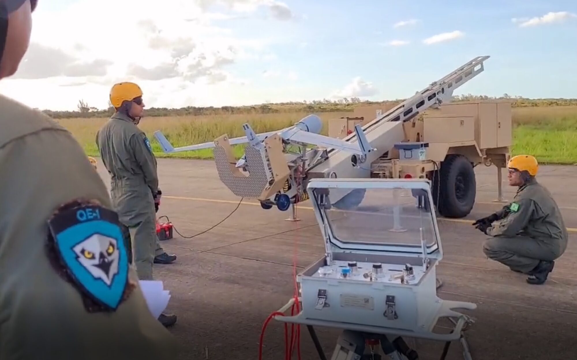 300 drones formam QR Code gigante em pegadinha de 1º de abril; veja