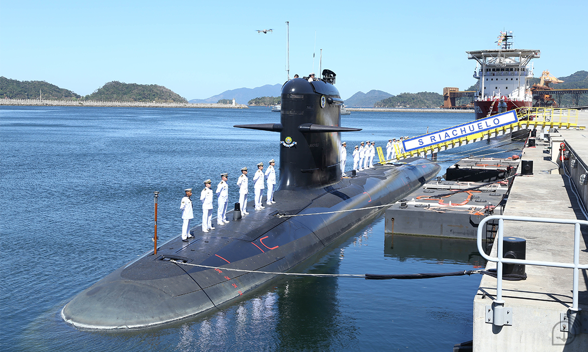Cuantos tripulantes lleva el submarino