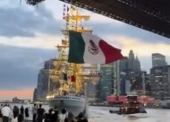 Navio-escola mexicano colide com ponte do Brooklyn: dois mortos e vários feridos