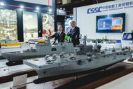Indo Defence 2025: China mira parcerias estratégicas com Indonésia em defesa naval