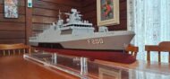 Modelo da Fragata Tamandaré em escala 1/100 é entregue à Emgepron