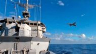 Marinha Francesa testa drone kamikaze a partir de fragata classe Floréal