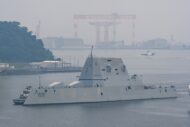 Marinha dos EUA desdobra o destróier stealth USS Michael Monsoor no Japão