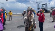 Secretário de Guerra dos EUA faz visita surpresa ao USS Iwo Jima ao largo de Porto Rico