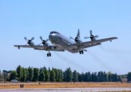 Marinha da Grécia testa com sucesso voo inaugural de caça P-3B Orion modernizado
