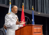 Almirante Alvin Holsey, comandante do SOUTHCOM, vai deixar o cargo antes do previsto