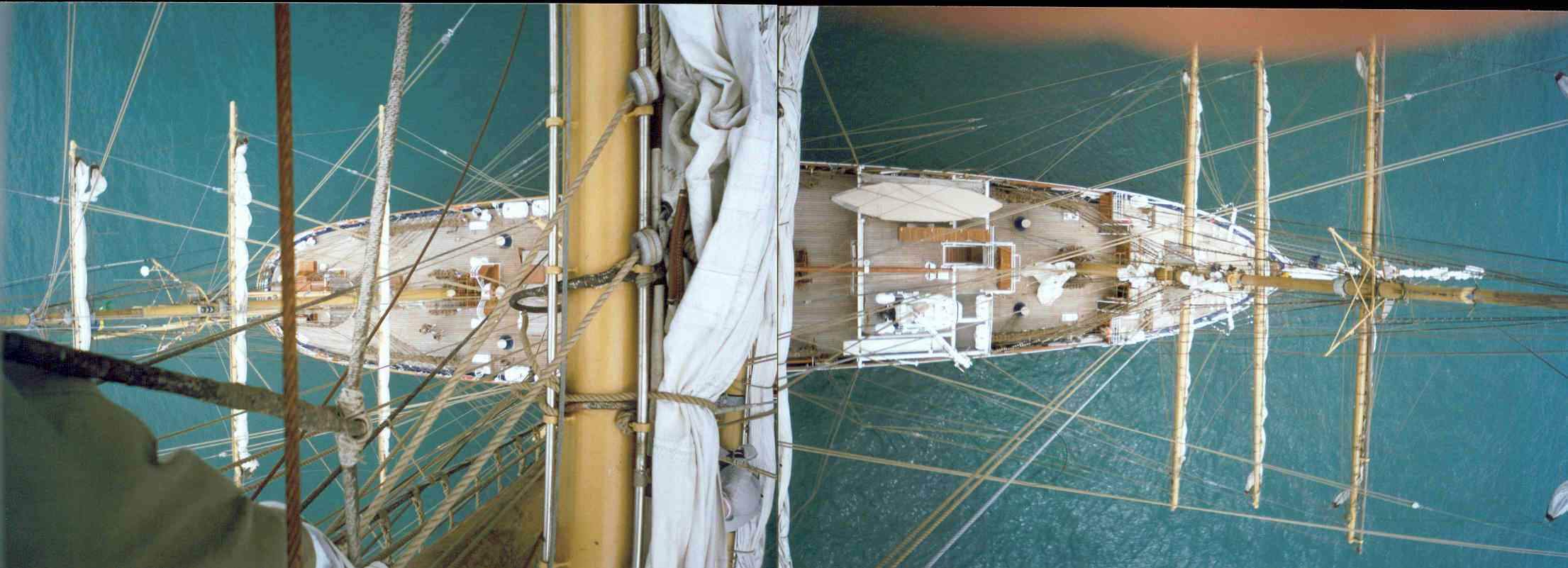 Vista superior do Cisne Branco, fotografada do topo do mastro principal. (foto: Gustavo)