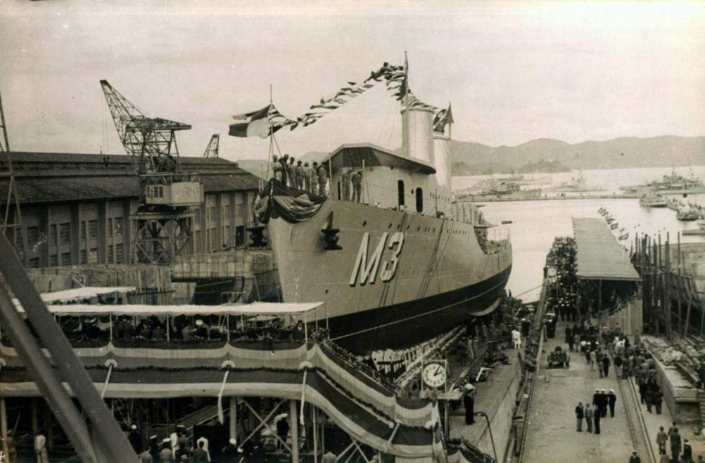 Cerimonia de lançamento ao mar do CT Greenhalgh - M 3, em 8 de julho de 1941. (foto: Marinha do Brasil, via coleção de Edson Lucas)