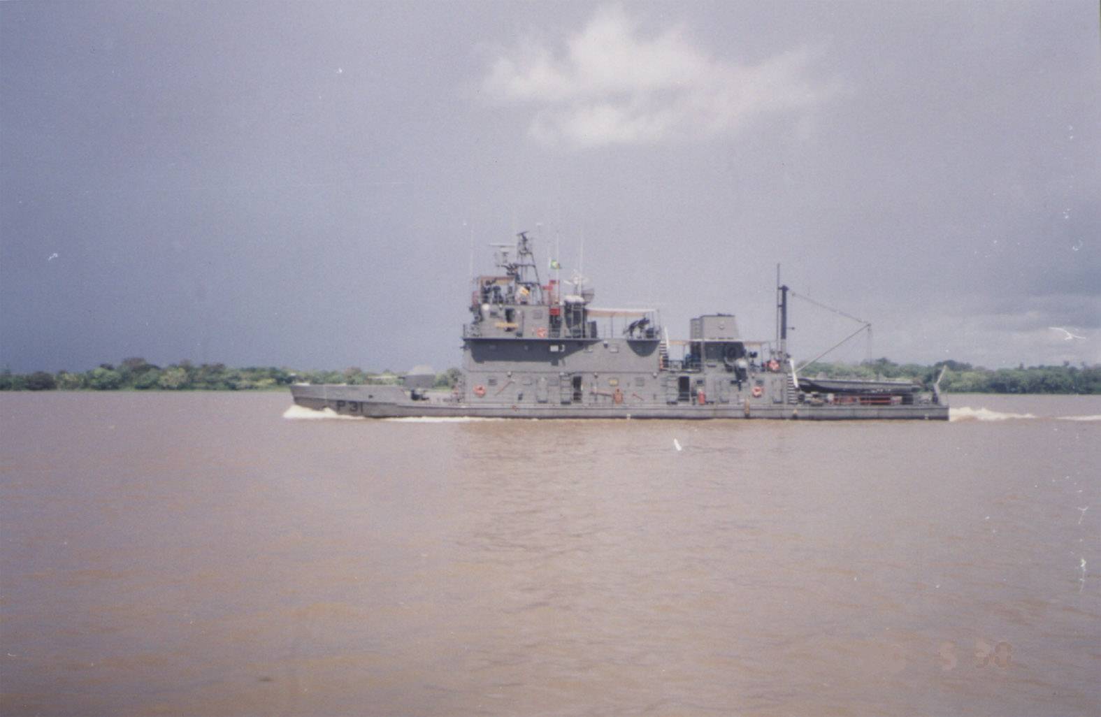 O NPaFlu Rondônia - P 31, durante a Operação RIBEIREX-AM 2000. (foto: NPaFlu Rondônia, via Comte. Antero Cordeiro Gama)